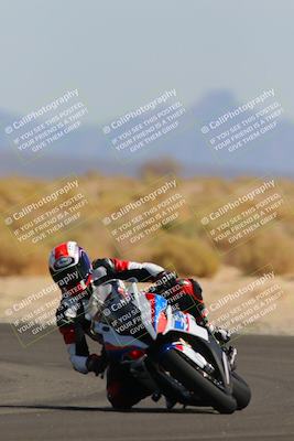 media/Oct-08-2022-SoCal Trackdays (Sat) [[1fc3beec89]]/Turn 16 (125pm)/